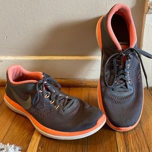 Women’s Nike Flex 2016 Run Size 10